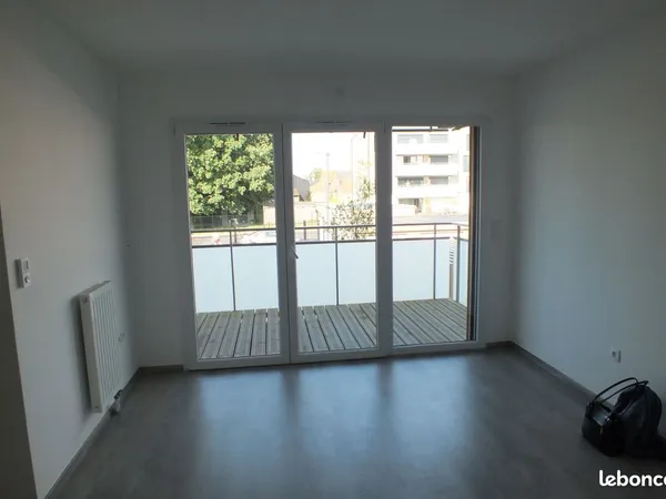 Appartement (Studio / 1 pièce) avec grand balcon