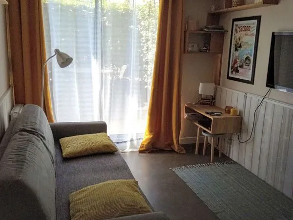 Particulier vends Studio Cabine Aiguillon