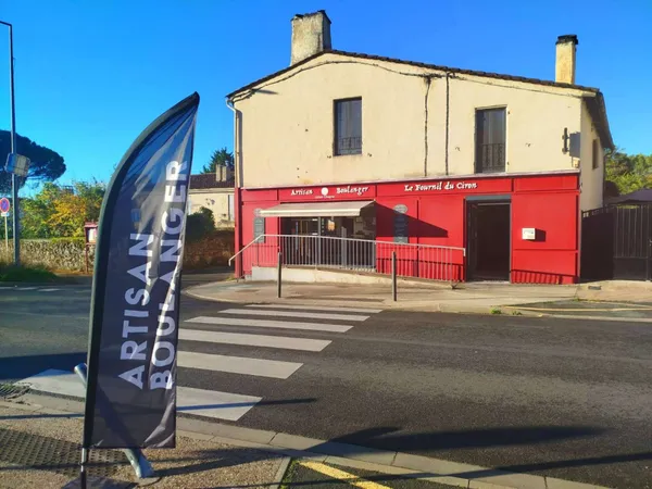 Immeuble commercial + boulangerie à vendre Cerons