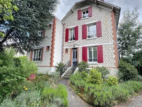 Maison 7 pièces 223 m²