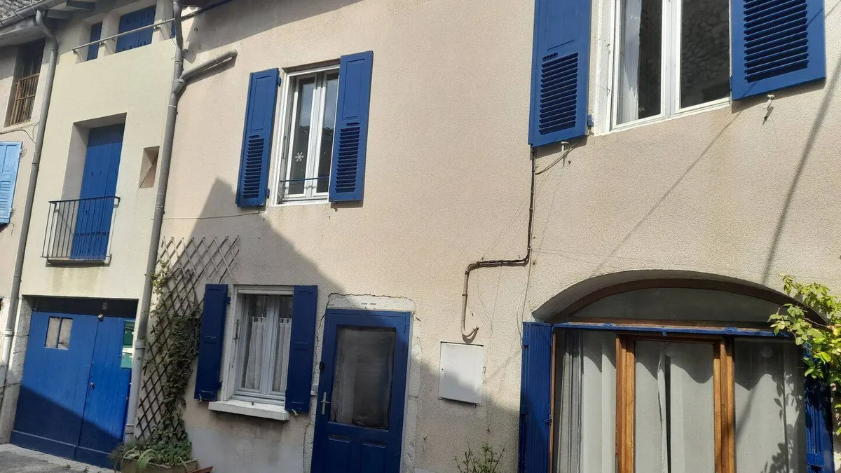 Photo 1