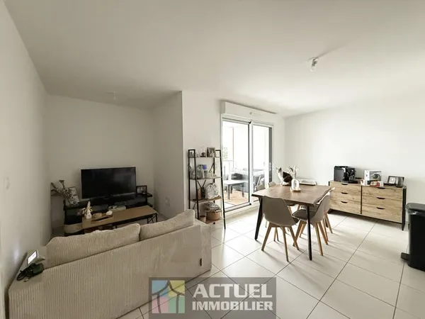 A LOUER 3 PIECES AVEC TERRASSE ET PARKING