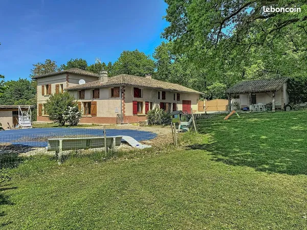 Propriété 7 pièces 225 m²