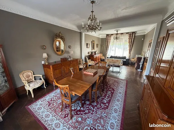 Maison 13 pièces 250 m²