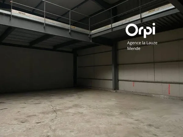 Entrepôt 255 m²
