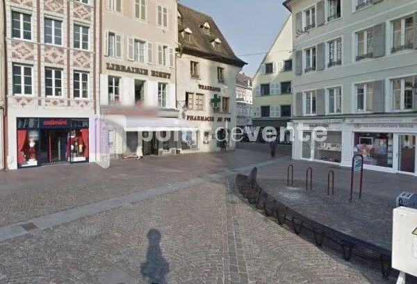 Local commercial 156 m²