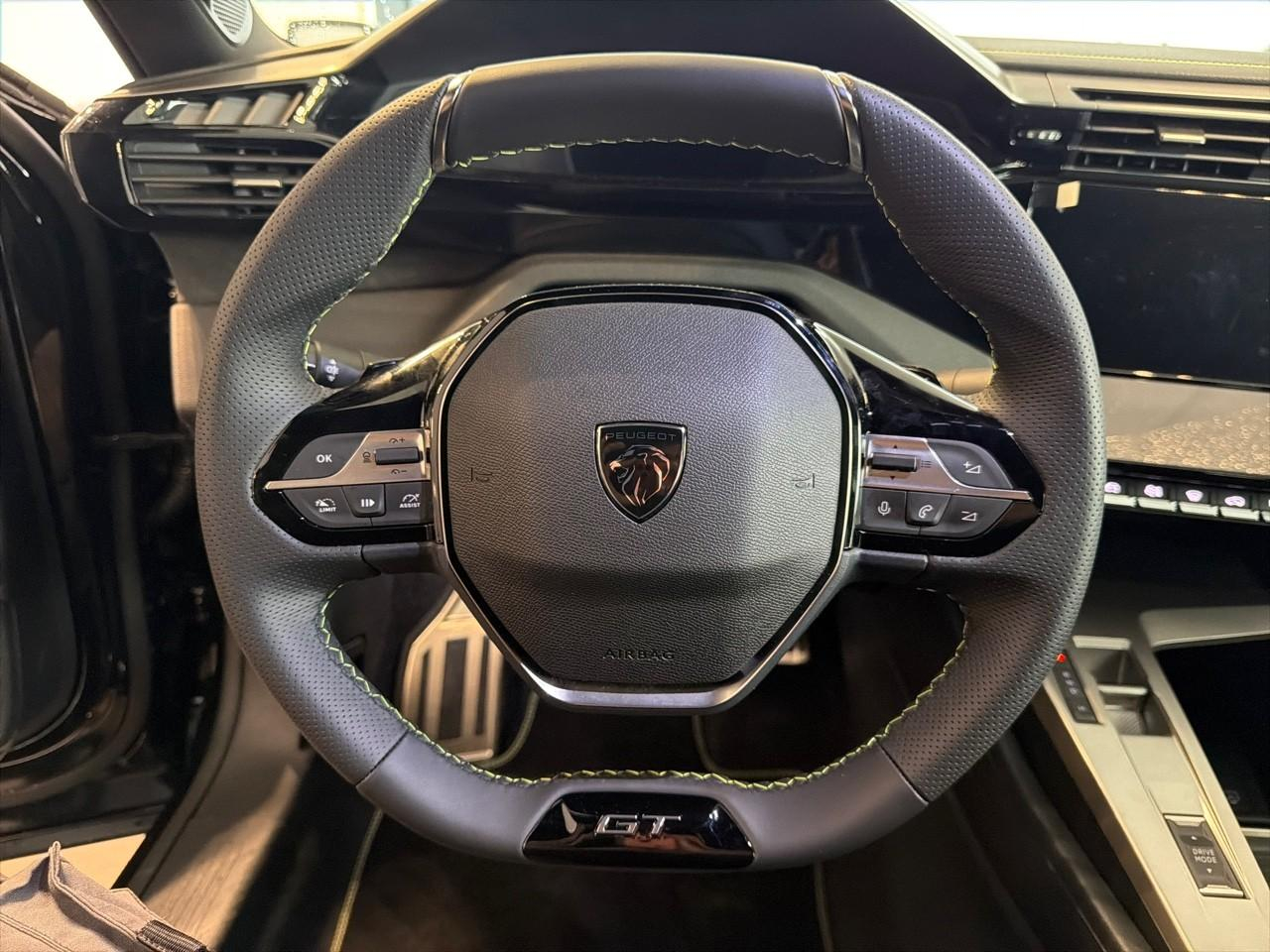 Peugeot 408 hybrid 145ch gt e-dcs6 — photo 13