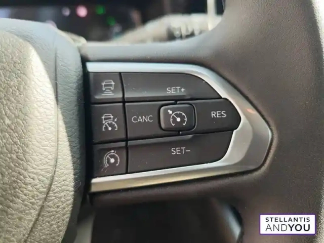 Jeep Compass 1.3 phev t4 240 ch 4xe eawd — photo 19