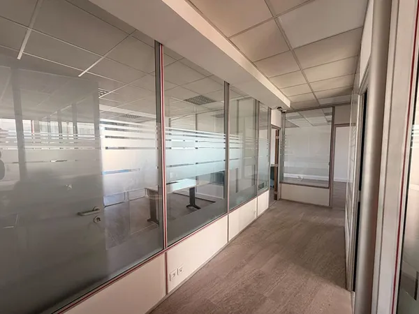 Bureaux 180 m²