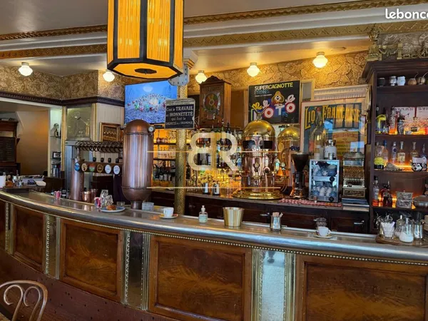 Local brasserie 200 m²