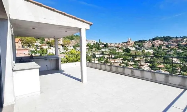 Villa 3 pièces de 116,83m² avec terrasses et stationnements