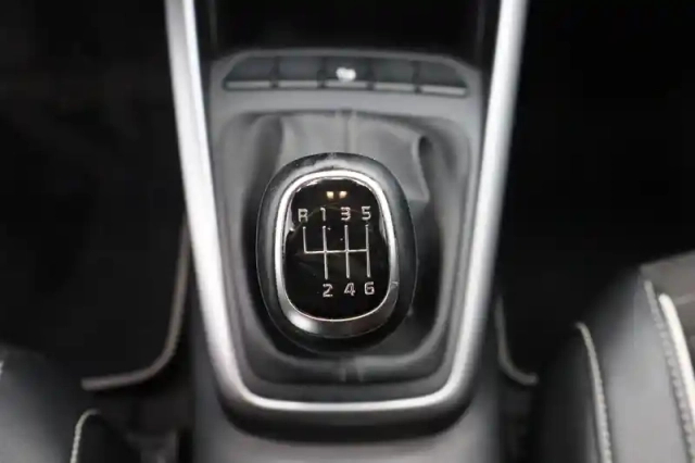 Kia Stonic 1.0 t-gdi 100 ch bvm6 — photo 32