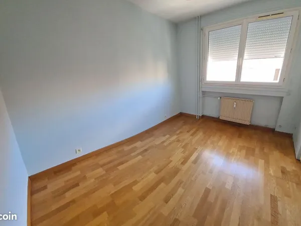T2 lumineux de 33.54 m2 dans petite copropriété