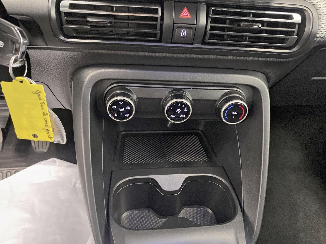 Citroën C3 turbo 100 ch manuelle plus — photo 15