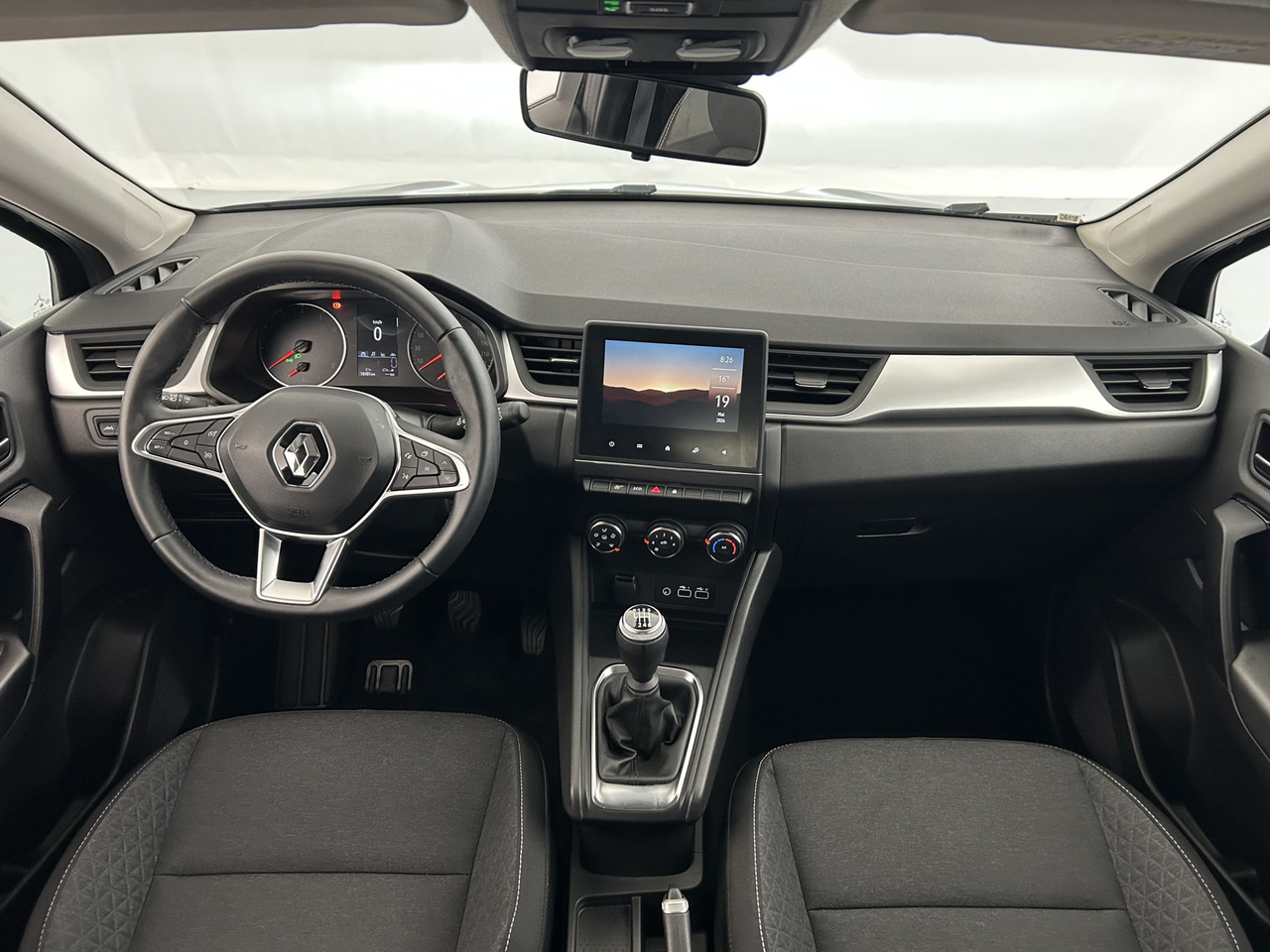 Renault Captur — photo 28