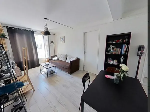 Appartement meublé T4 Toulon Chalucet occupé en colocation excellente rentabilité