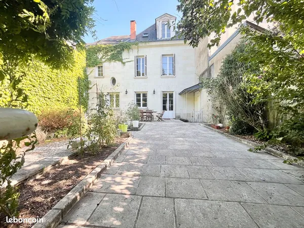 Maison 9 pièces 234 m²