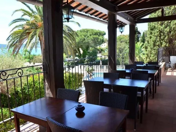 Bâtiment 654 m²