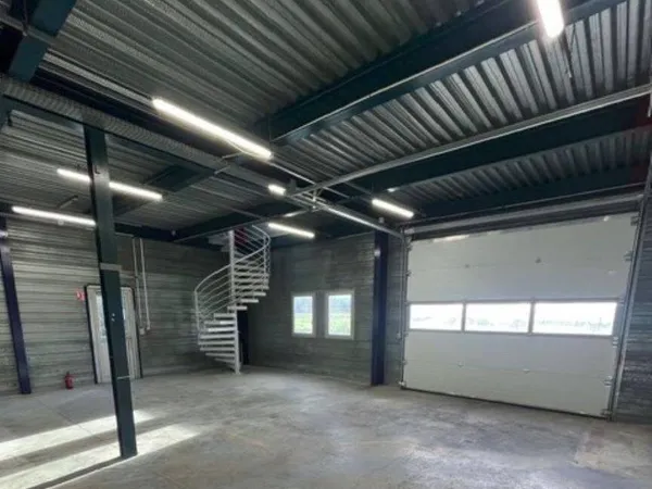 Local d'activité 306 m²