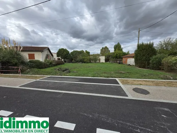 AUTERIVE-Terrain constructible 800 m2 viabilisé