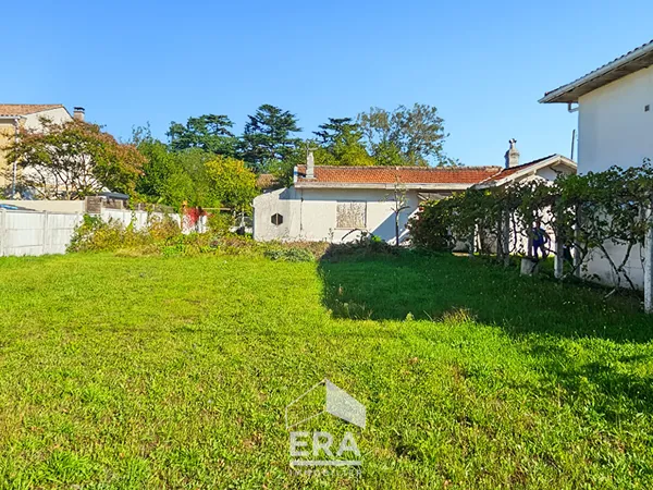 Terrain 866 m²