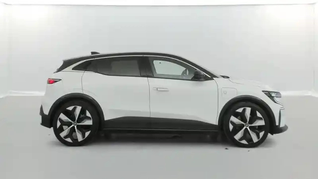 Renault Megane e-tech ev60 220 ch optimum charge — photo 42