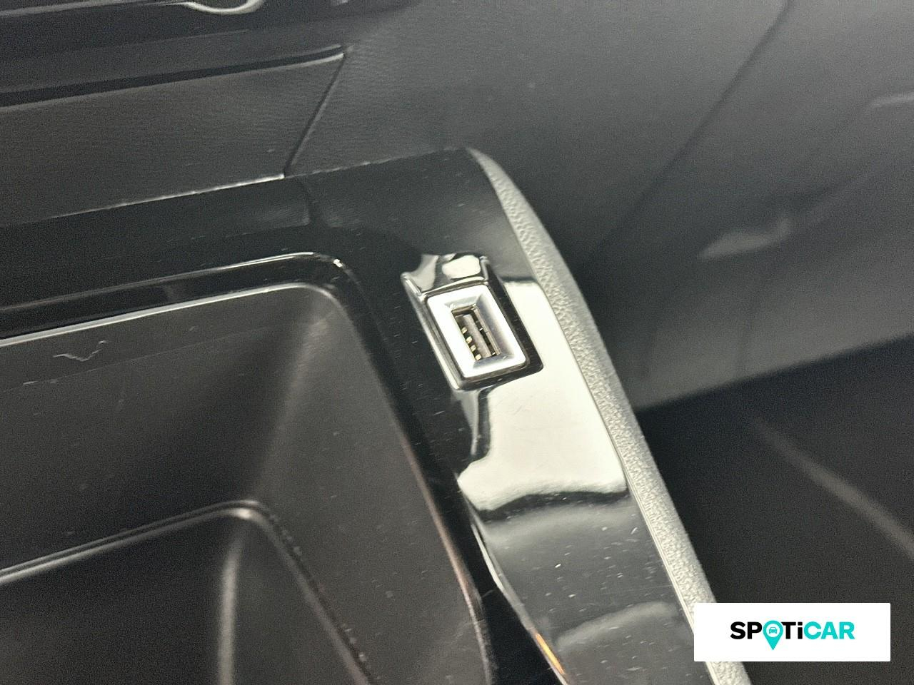 Peugeot 2008 1.2 puretech 130ch s&s style eat8 — photo 18