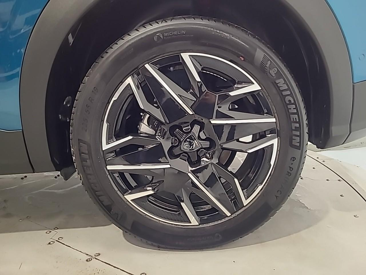 Peugeot 3008 hybrid 145 e-dcs6 gt — photo 16