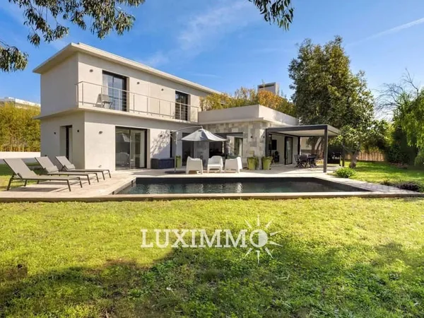 Villa 6 pièces 190 m²