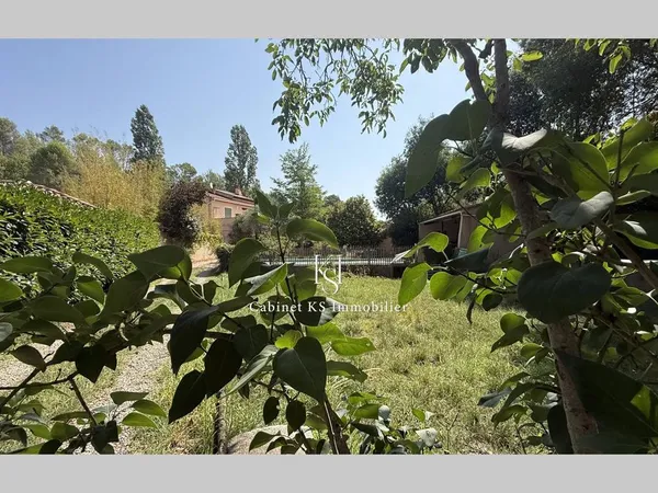 Villa 8 pièces 240 m²