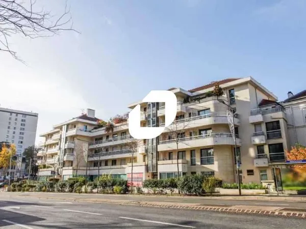 A louer Bureaux 220m² Suresnes