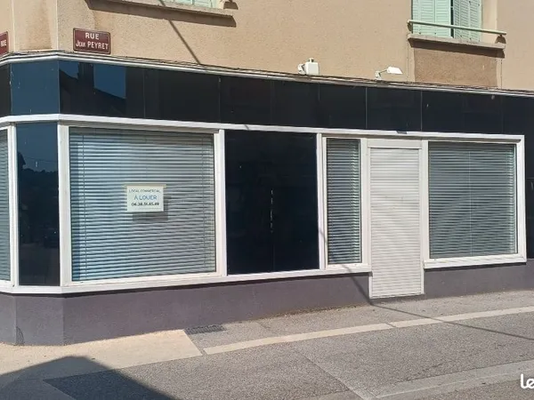 À louer / À vendre - Local commercial idéalement situé à Condrieu (69)