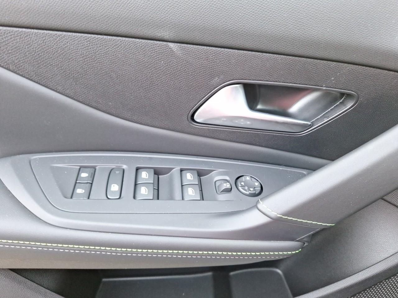 Peugeot 308 sw 1.2 hybrid 145ch gt exclusive e-dcs6 — photo 15