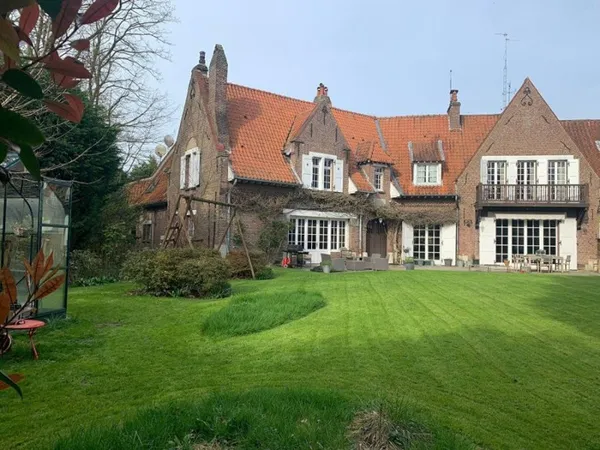 Maison 12 pièces 462 m²