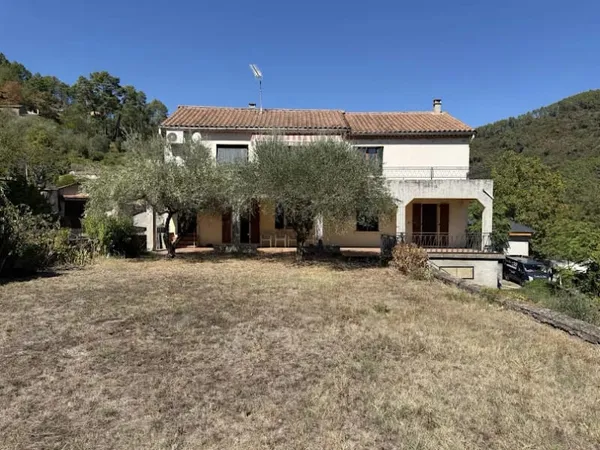 Maison 9 pièces 200 m²