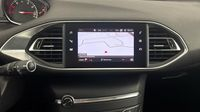 Peugeot 308 1.2 PureTech 130ch E6.3 S&S Allure EAT8 — photo 19