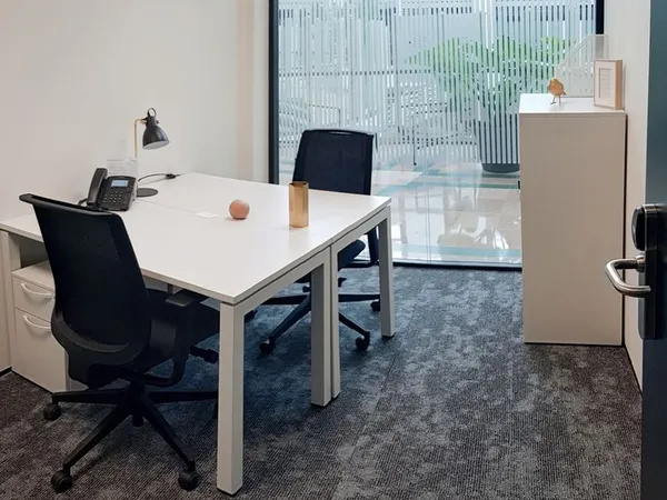 Bureau privé à louer pour 2 personnes à Bordeaux, Signature Place des Grands Hommes