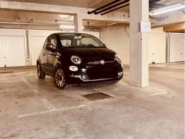 Place de parking en sous sol dans garage