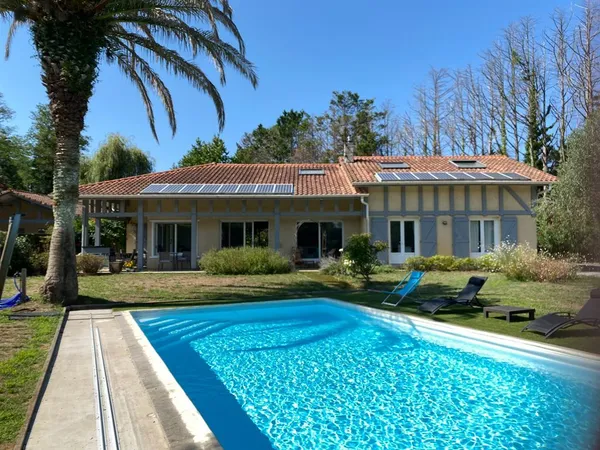 Vends propriété - 312 m² - 11 pièces, 7 chambres - Saubion 40230