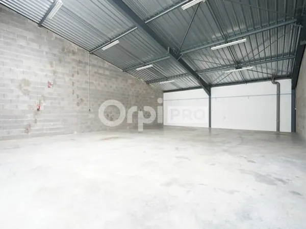 Local d'activité 856 m²