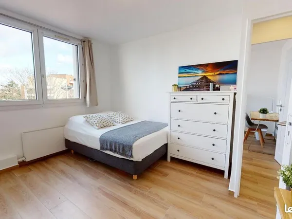 Chambre 4 pièces 83 m²