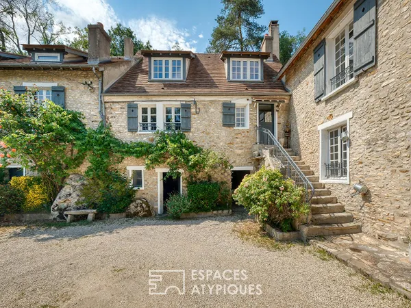 Maison en pierre du XVIIIe siècle à la campagne