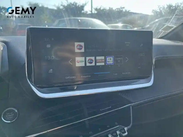 Peugeot 208 puretech 100 s&amp;s bvm6 — photo 12