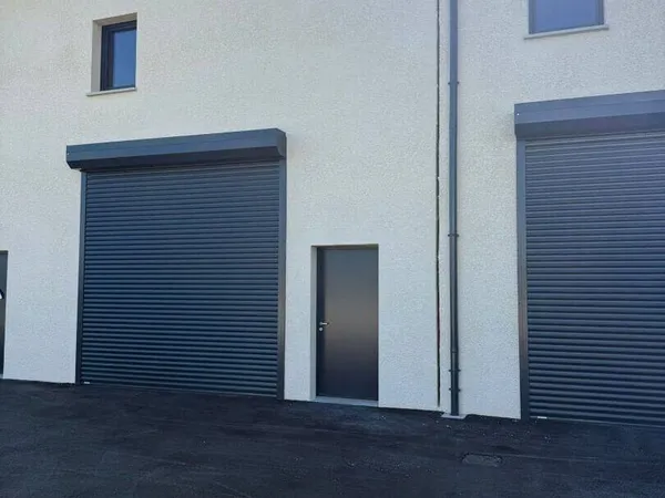 Local d'activité 158 m²