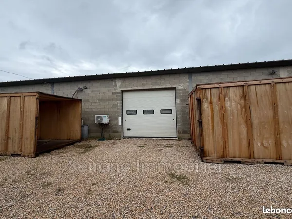Parking/box 100 m² Saint-Rémy-de-Provence