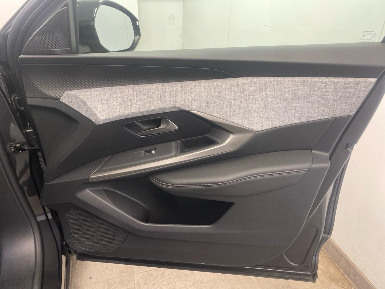 Peugeot 3008 hybrid 145 e-dcs6 allure — photo 26