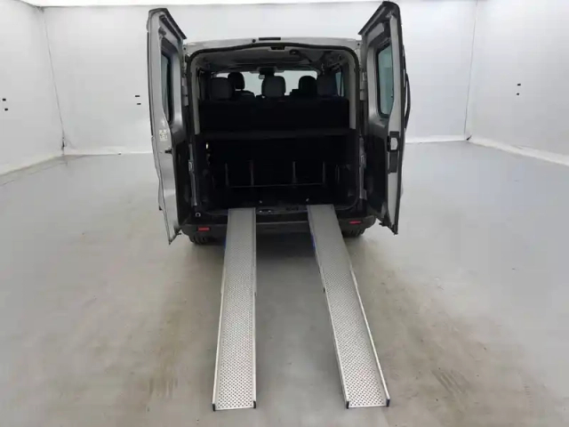 Renault Trafic l1 dci 150 energy s&amp;s — photo 32