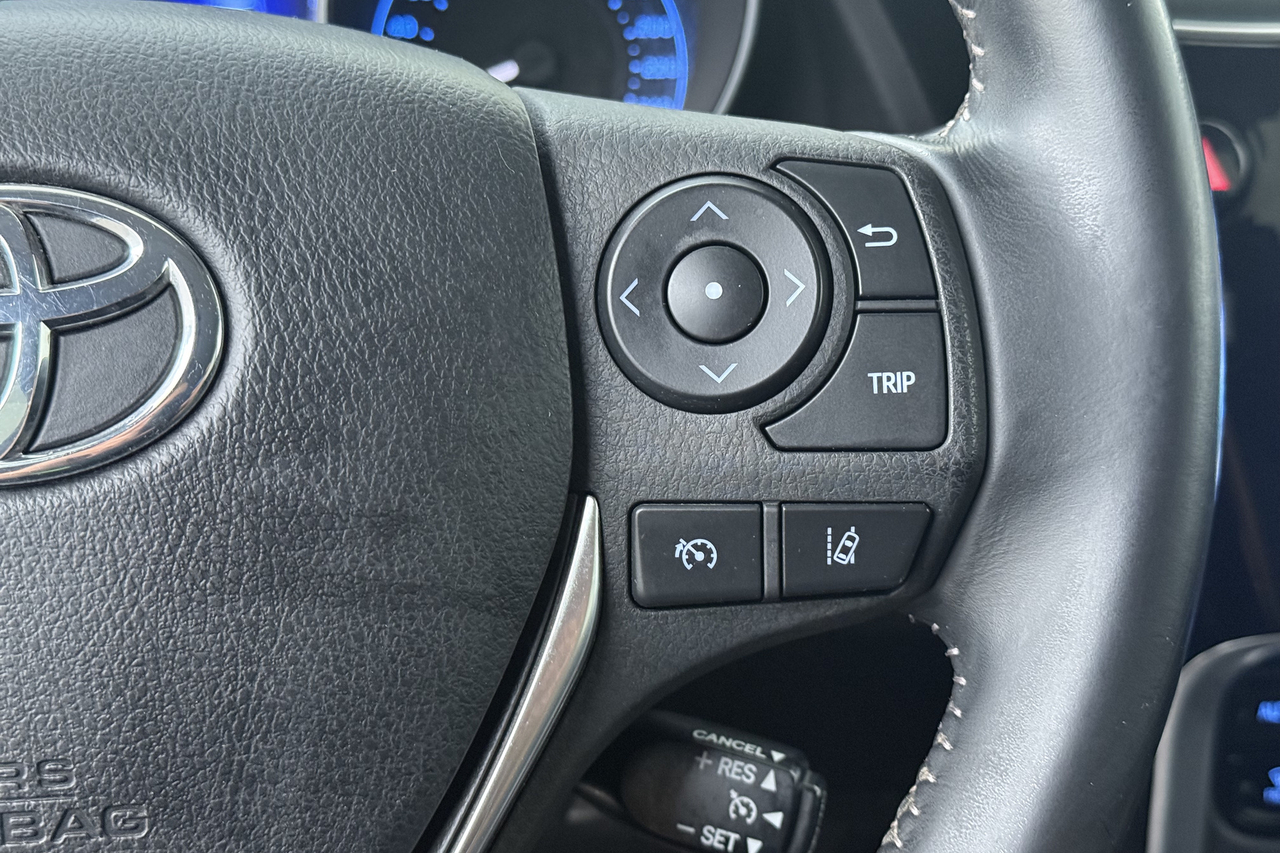 Toyota Auris Touring Sports — photo 14