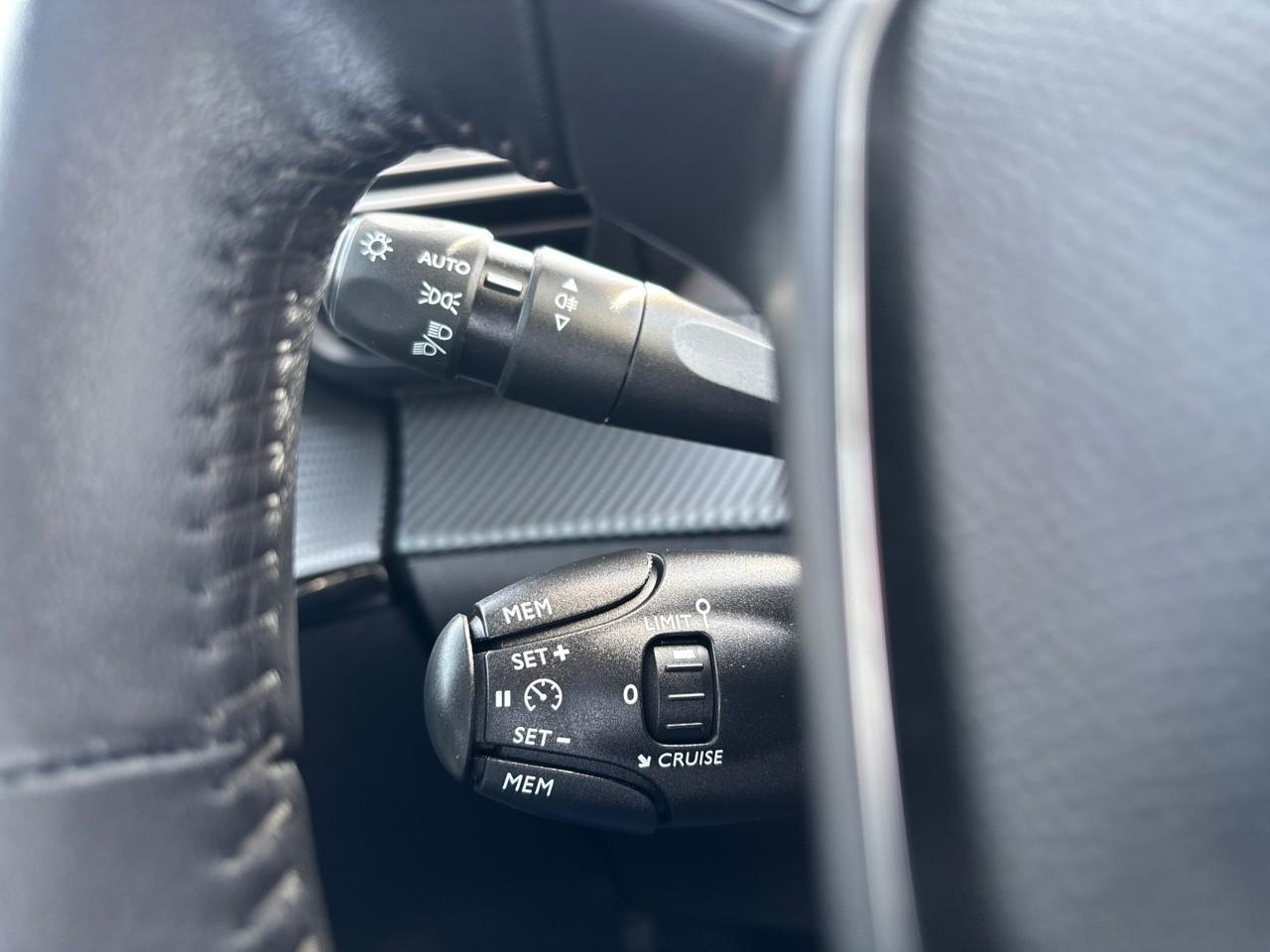Peugeot 208 e-208 136ch allure — photo 19
