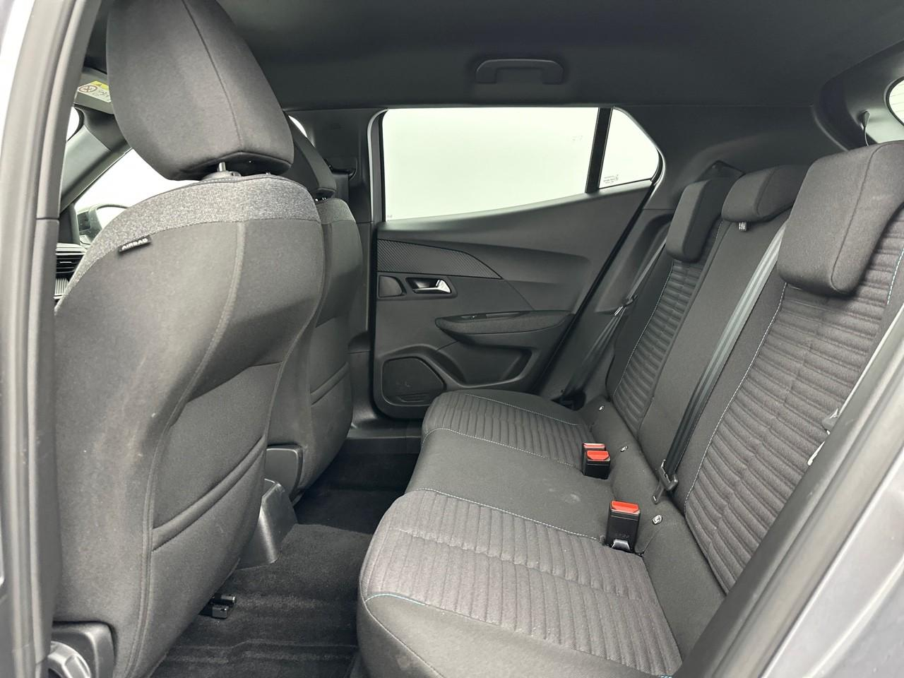 Peugeot 2008 puretech 130 s&s eat8 style — photo 12